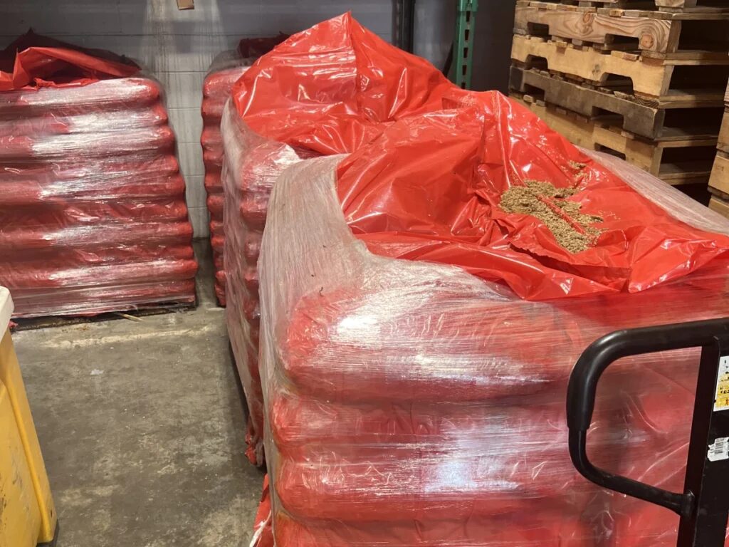 Træpiller 8 mm – Palle 55 sække (990 kg) – billede 2